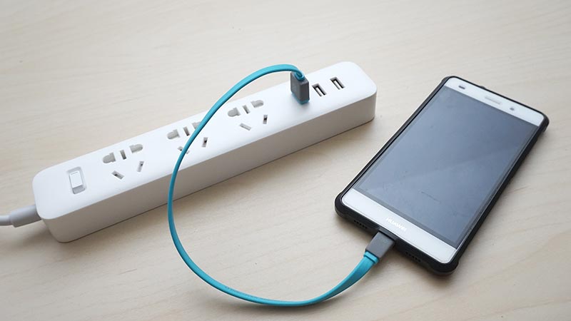 محصول شیائومی - xiaomi سه راهی برق USB دار شیائومی (سه ورودی - پلاگین چین)