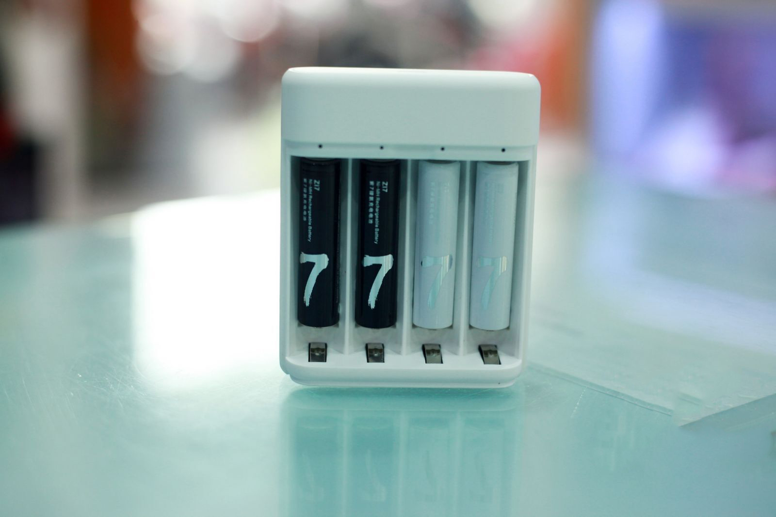 شارژ باتری قلم و نیم قلم شیائومی ZMI مدل PB401(به همراه 4 عدد باتری شیائومی)